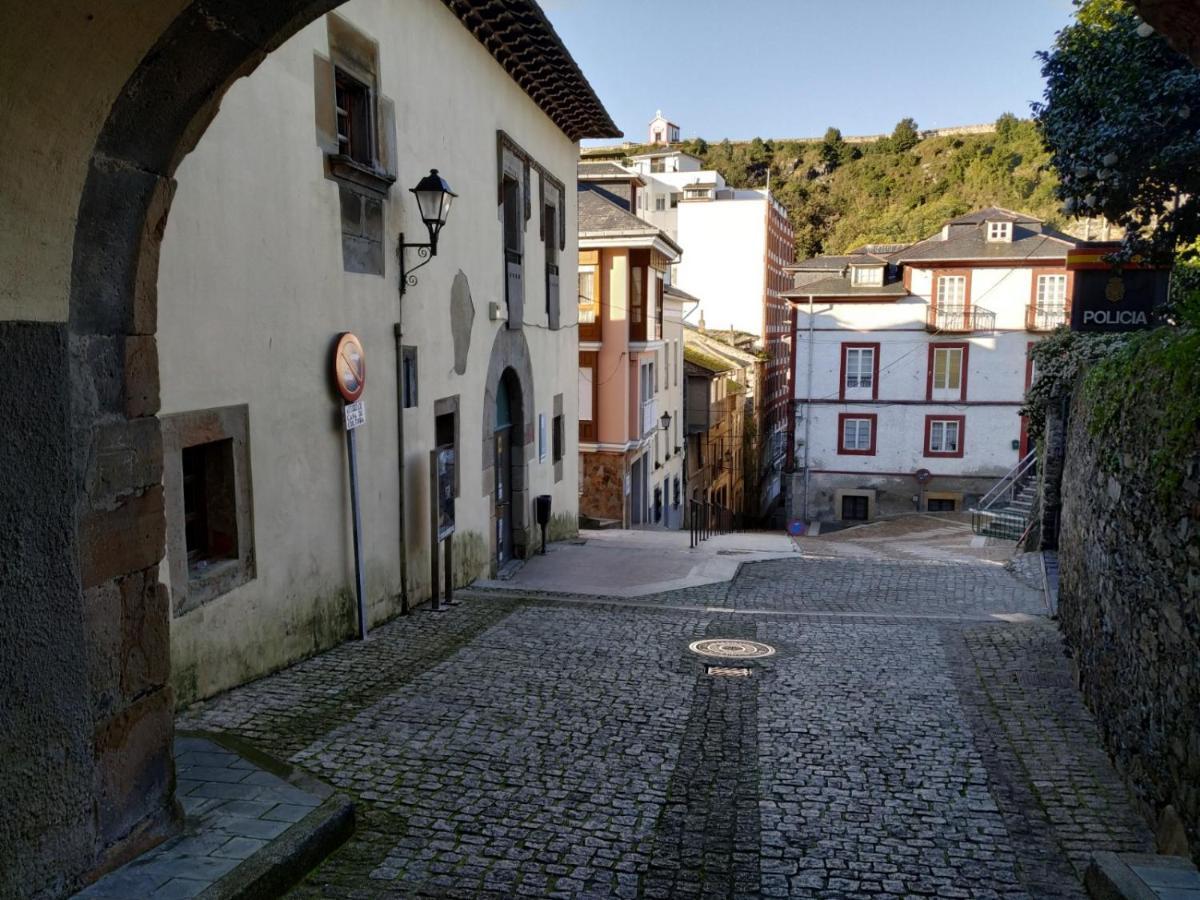 Calle Olavarrieta 16 Bajo Luarca Buitenkant foto